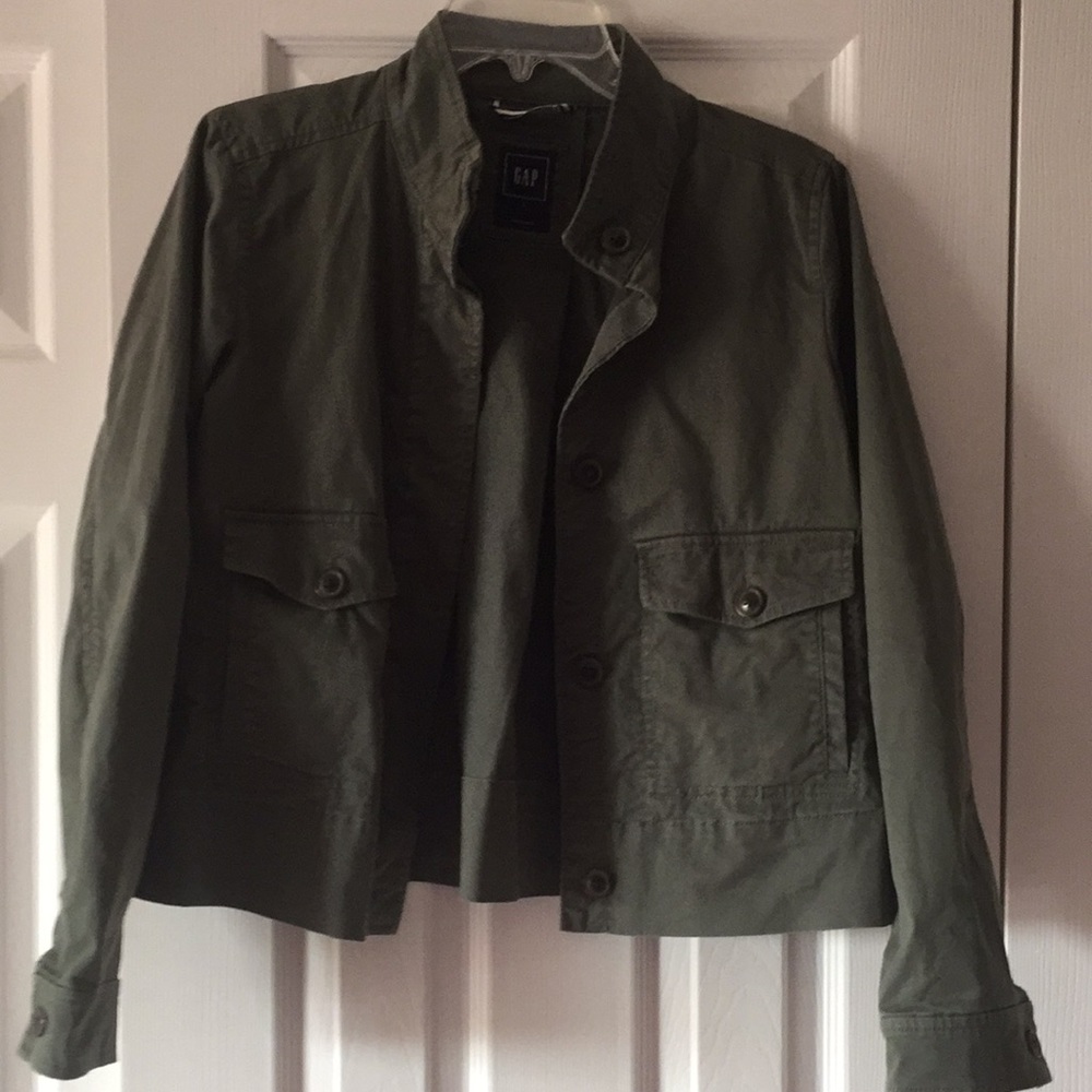 Gap brand woman’s small lightweight jacket🛍